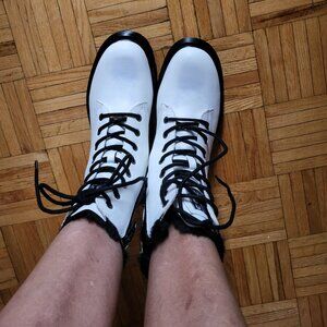 WOMENS  1993 NOWIE PLATFORM WINTER BOOTSOTS  ( NEW )